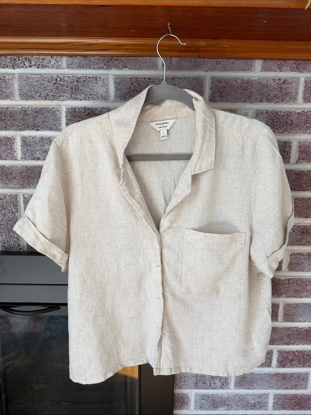 Banana Republic Light Beige Short-Sleeve Button-Down Shirt
